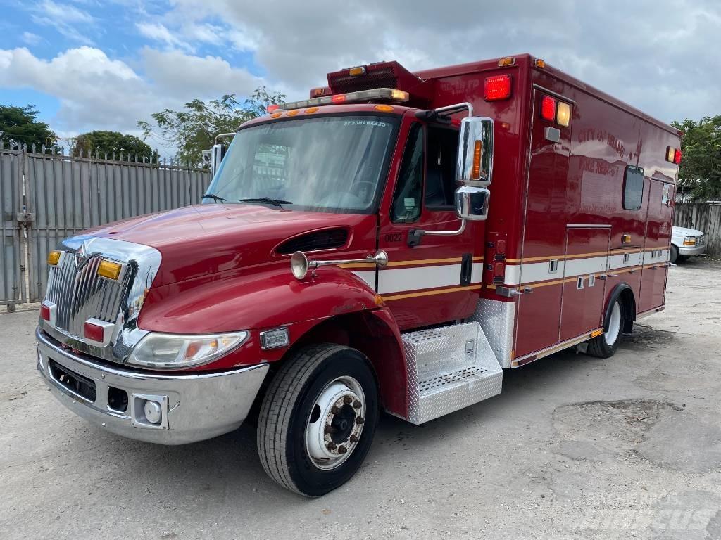 International 4300 Ambulanser