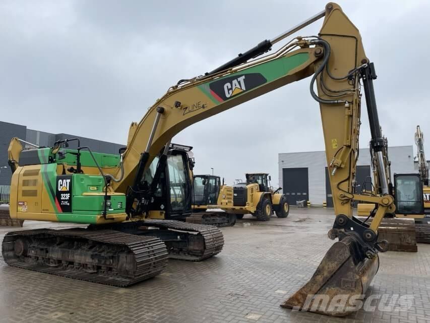 CAT 323F Z-Line Bandgrävare