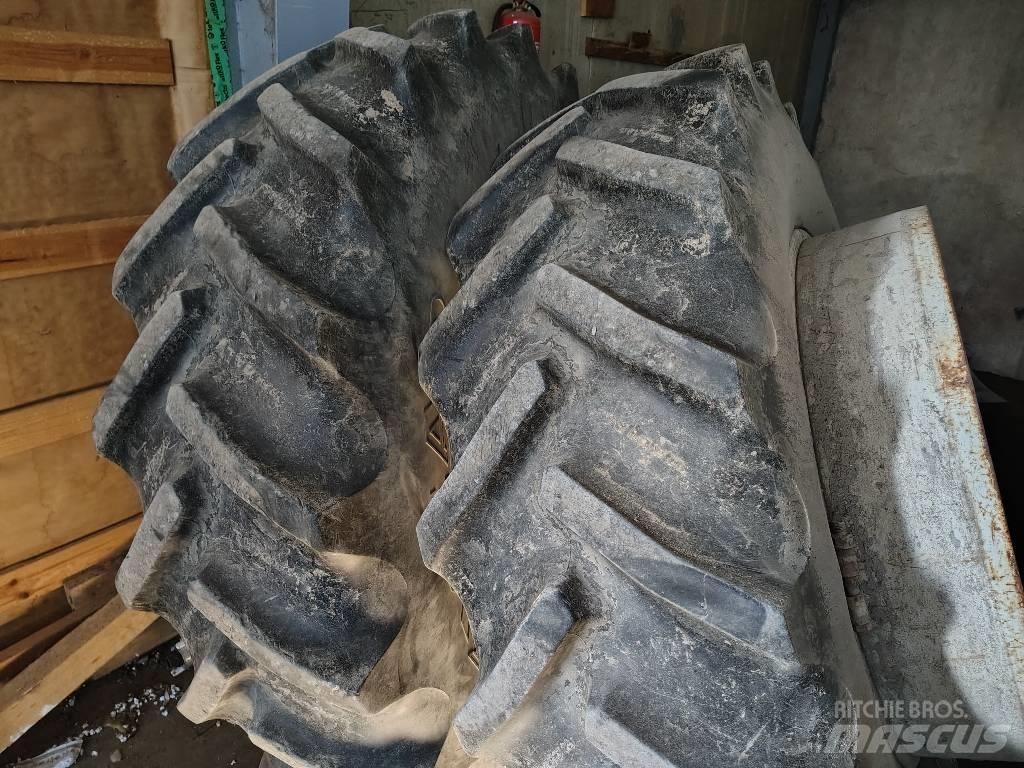 Raju 18.4R38 Däck, hjul och fälgar