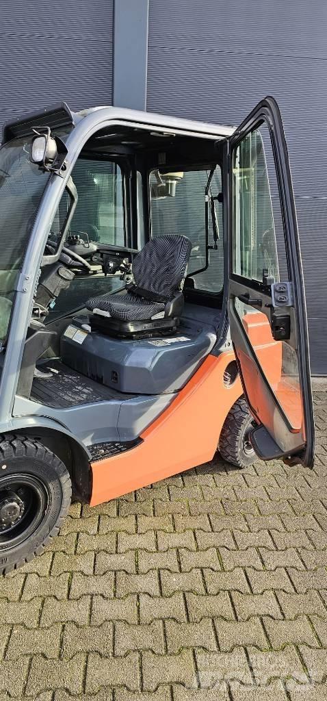 Toyota 02-8FDF25 Gasolmotviktstruckar