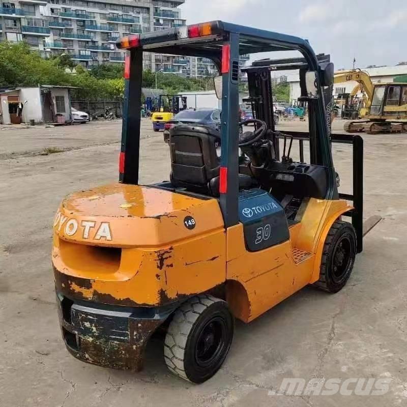 Toyota FD 30 Dieselmotviktstruckar