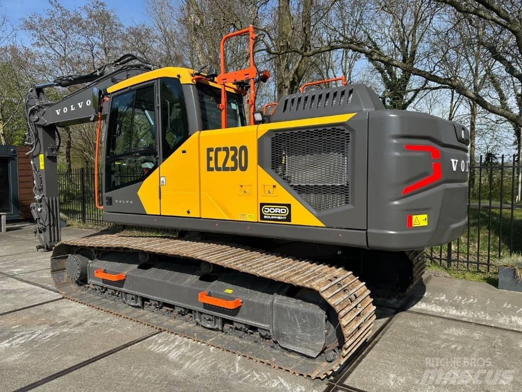 Volvo EC 230FL Bandgrävare