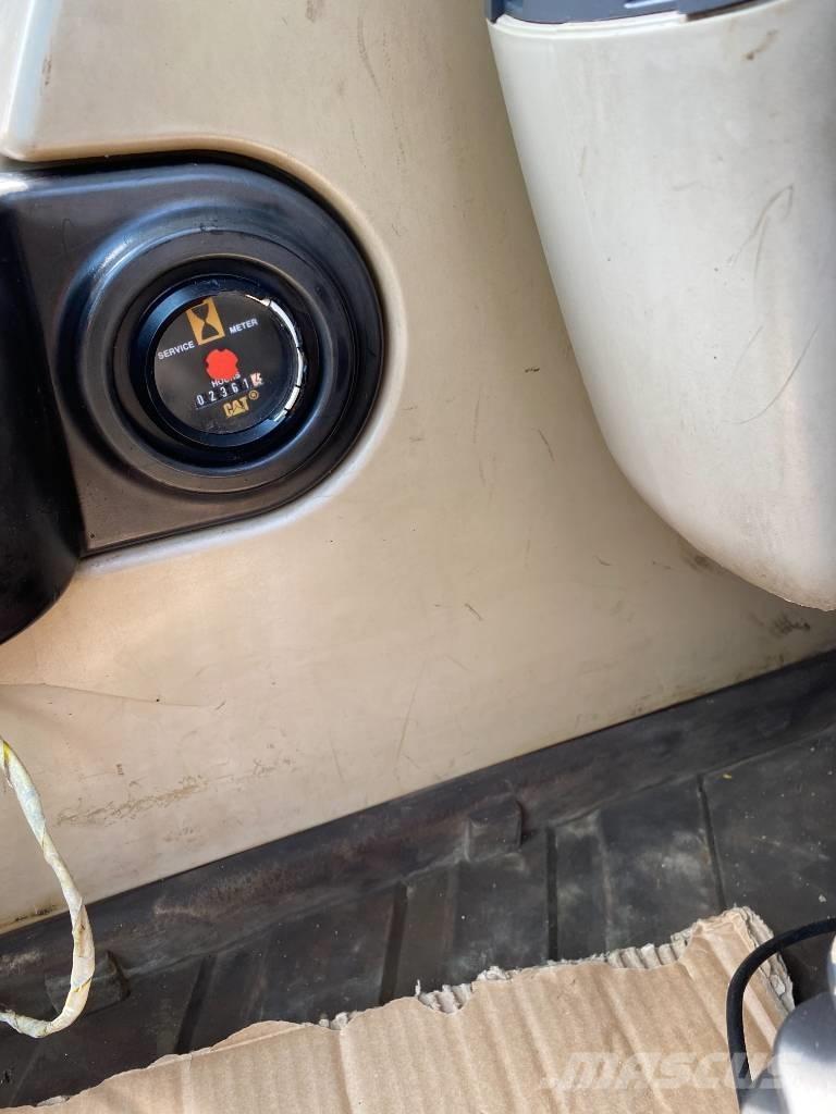 CAT 330 D Bandgrävare