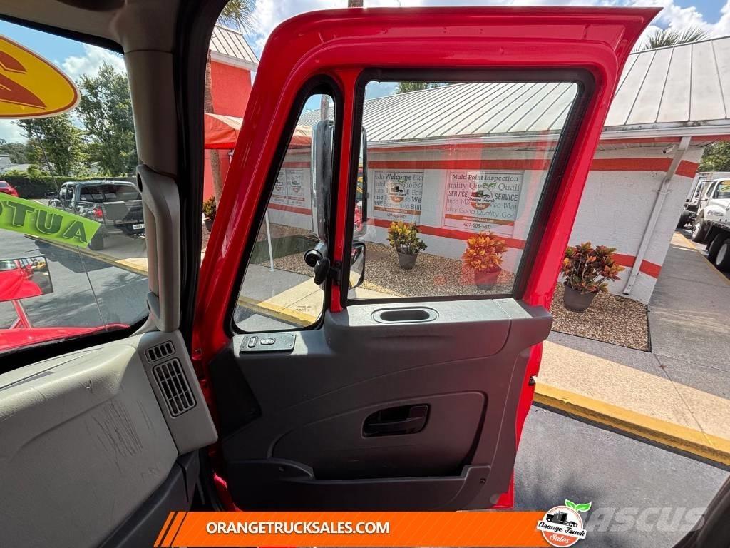 International 4300 Skåpbilar