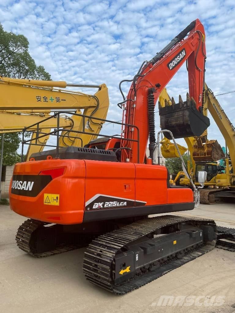 Doosan DX 225 Midigrävmaskiner 7t - 12t
