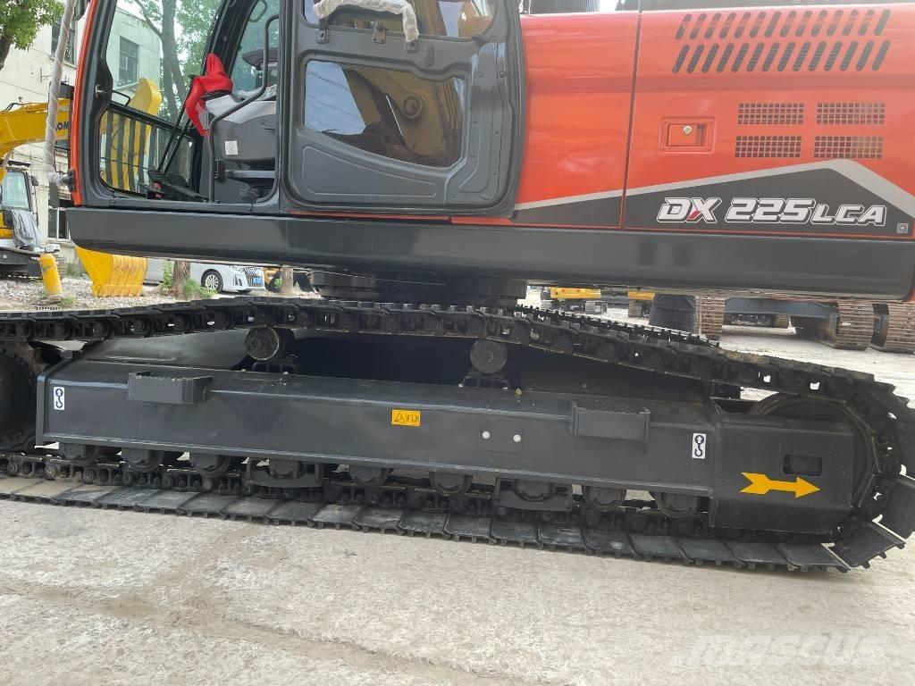 Doosan DX 225 Midigrävmaskiner 7t - 12t
