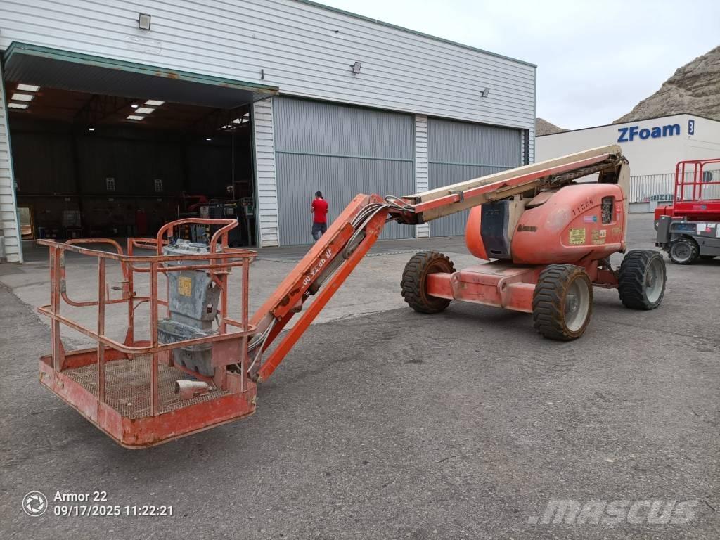 JLG 600 AJ Bomliftar