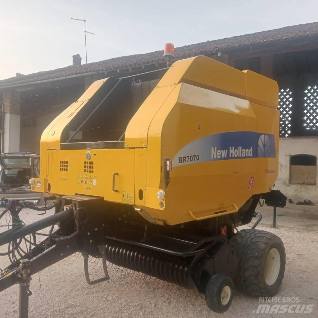 New Holland BR 7070 Rundbalspressar