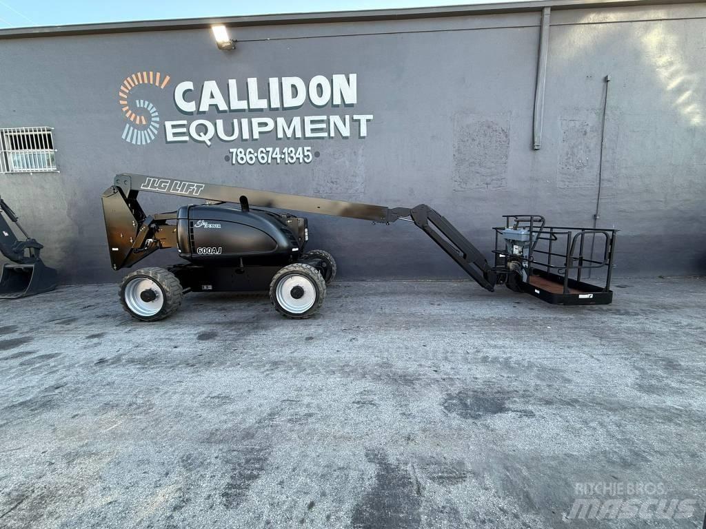 JLG 600 AJ Bomliftar
