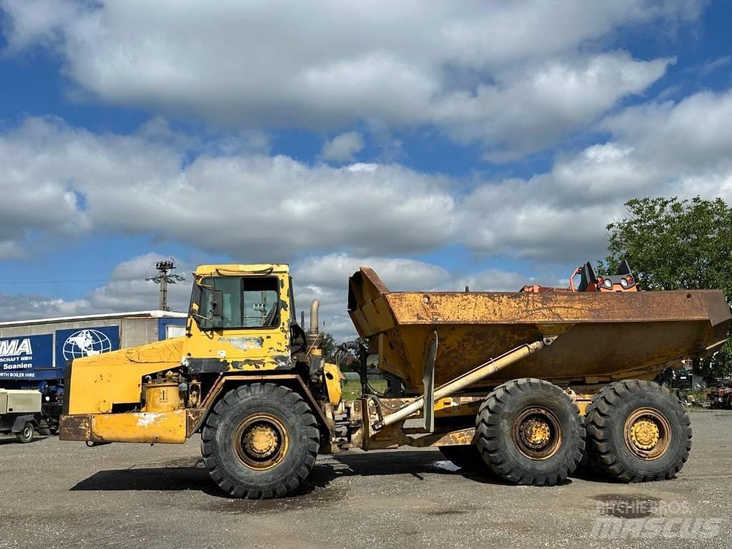 CAT D 300 E Midjestyrd dumper