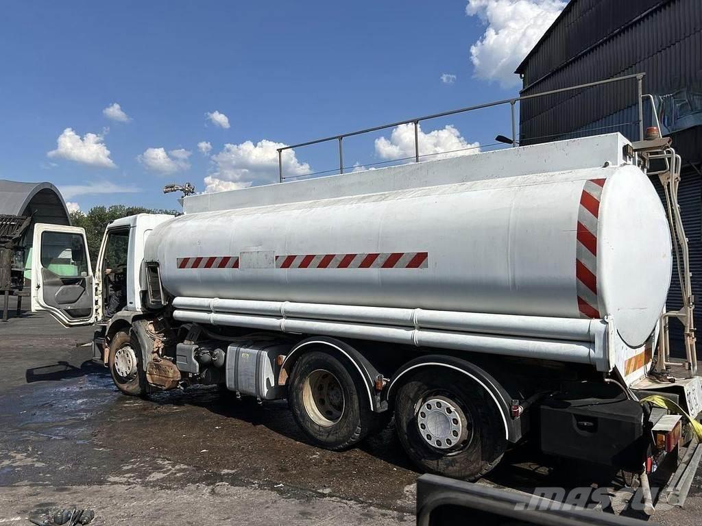 Renault 320 Tankbilar