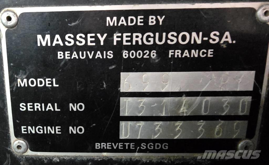 Massey Ferguson 699 Traktorer