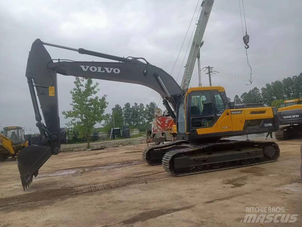 Volvo EC 240 DL Bandgrävare