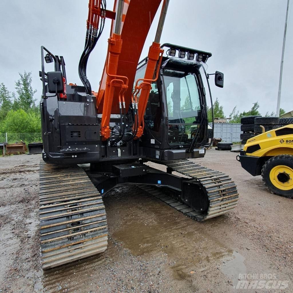 Hitachi ZX225USRLC-7 Bandgrävare