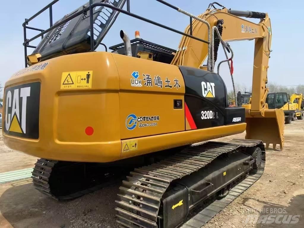 CAT 320D2 Bandgrävare