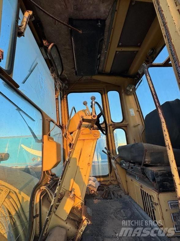 CAT 120 G Väghyvlar