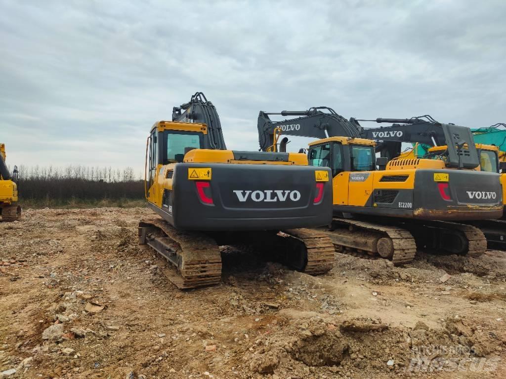 Volvo EC220D Bandgrävare