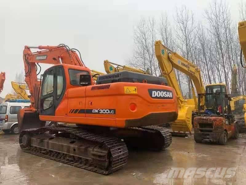 Doosan DX300LC Bandgrävare