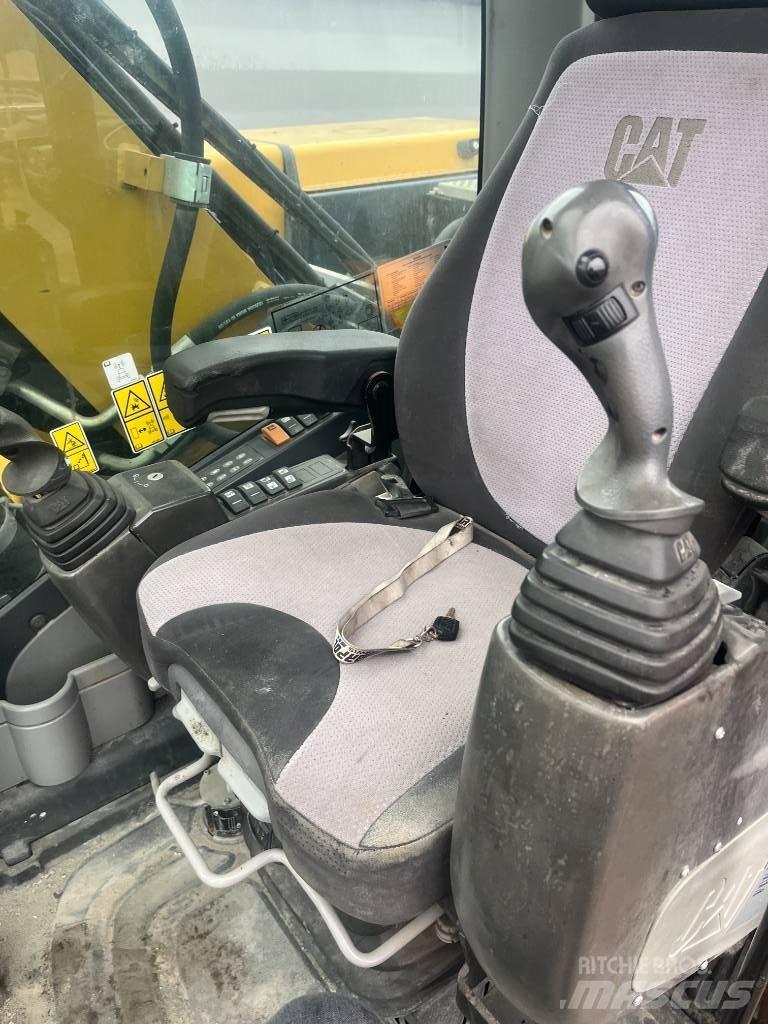 CAT 313 D Hjulgrävare