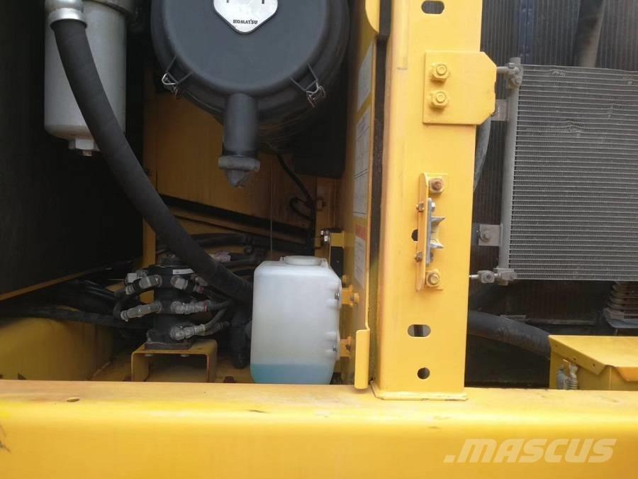 Komatsu pc200-8 Bandgrävare
