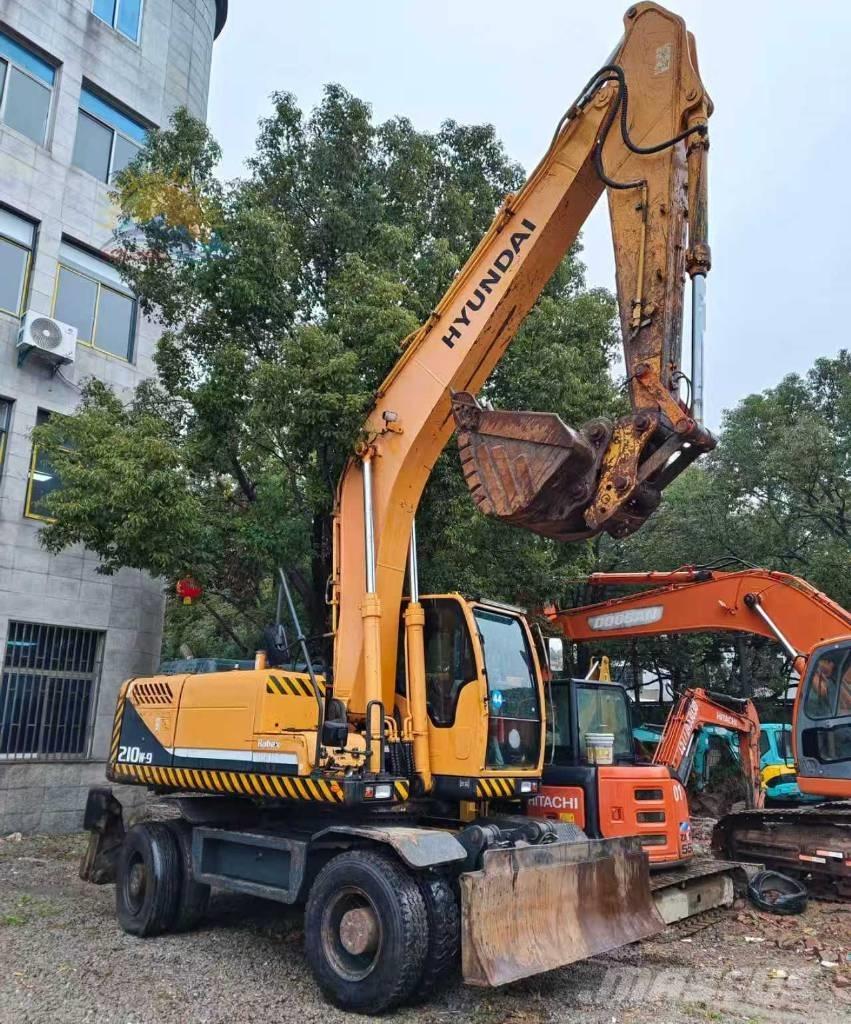 Hyundai r210w-9 Hjulgrävare