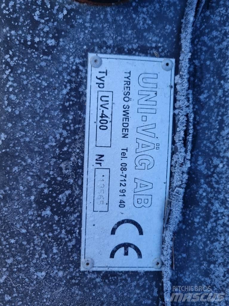 Uni-väg UV-400 Snöplogar