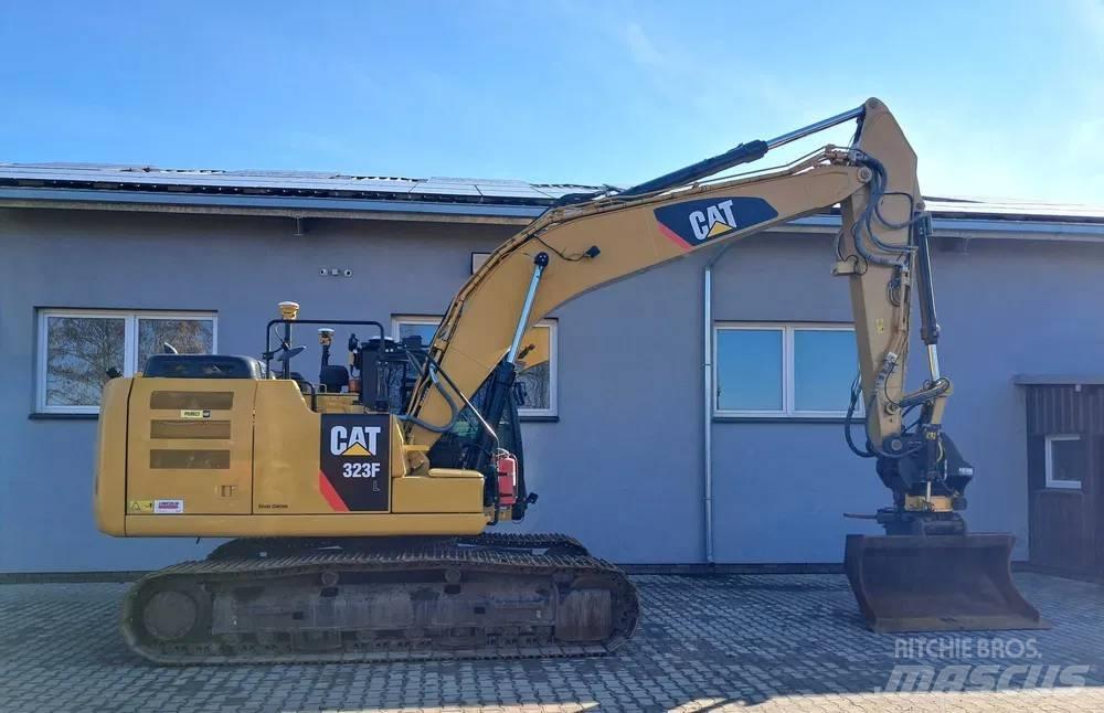 CAT 323 F L Bandgrävare
