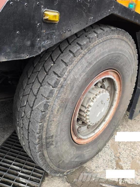 Kato KR 25 H V-3 Terrängkranar (Grov terräng)