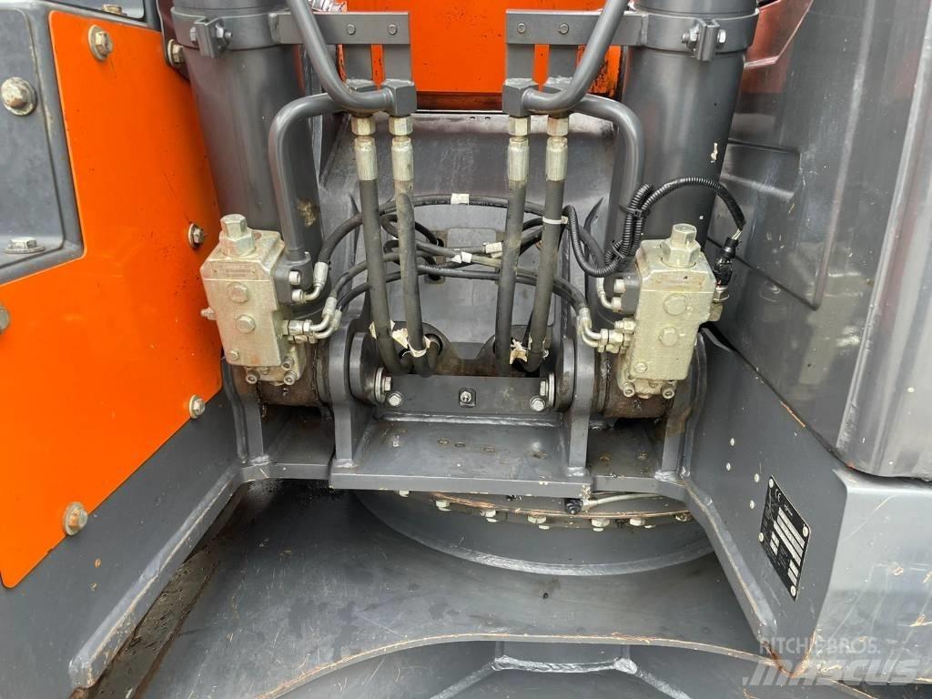 Doosan DX 140 LCR Bandgrävare