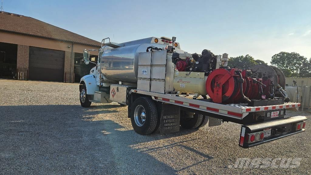 Peterbilt PB335 Tankbilar