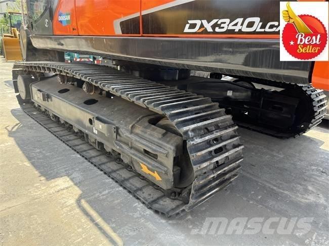 Doosan DX 340 LCA Bandgrävare