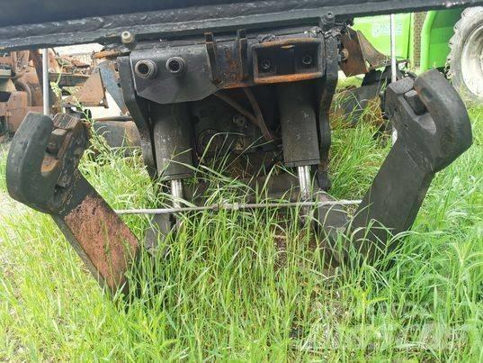 Valtra T 151 WOM Bommar och stickor