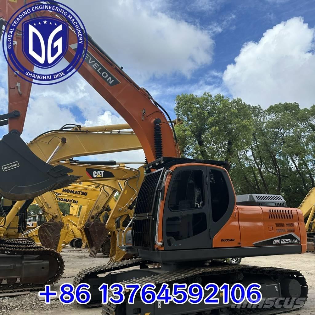 Doosan DX 225 LCA Bandgrävare