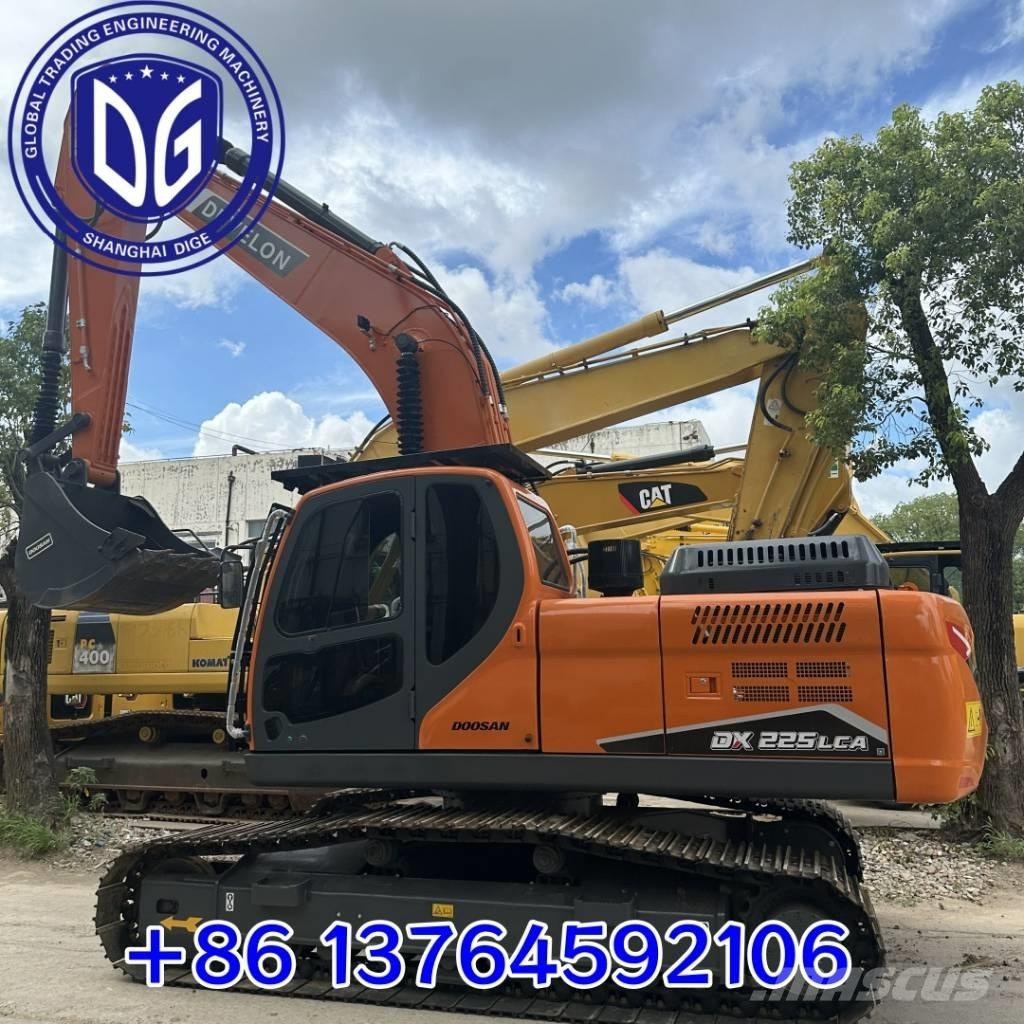 Doosan DX 225 LCA Bandgrävare