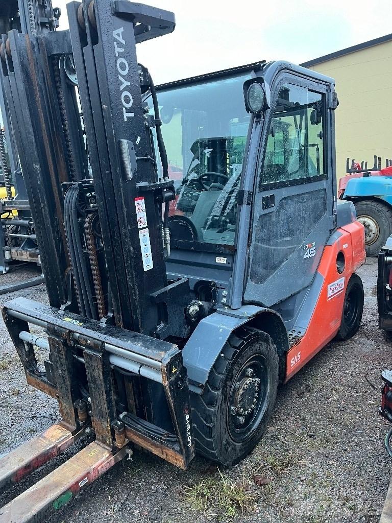 Toyota 40-8FD40N Dieselmotviktstruckar