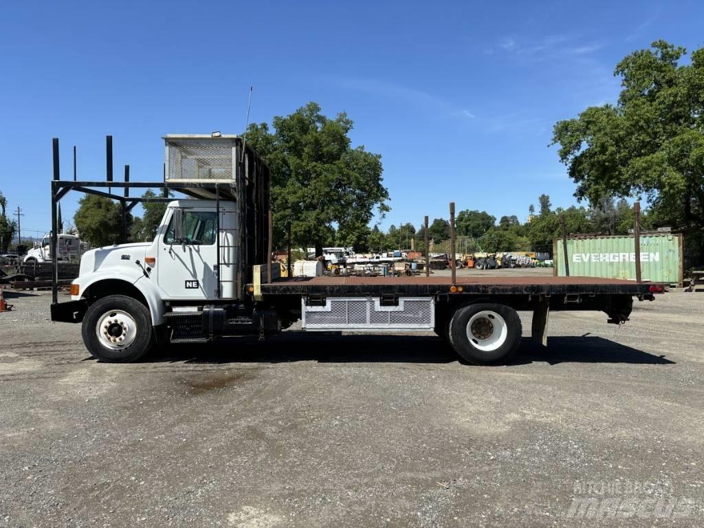 International 4900 Flakbilar