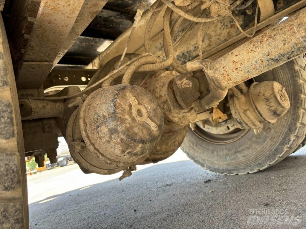 International 4900 Flakbilar