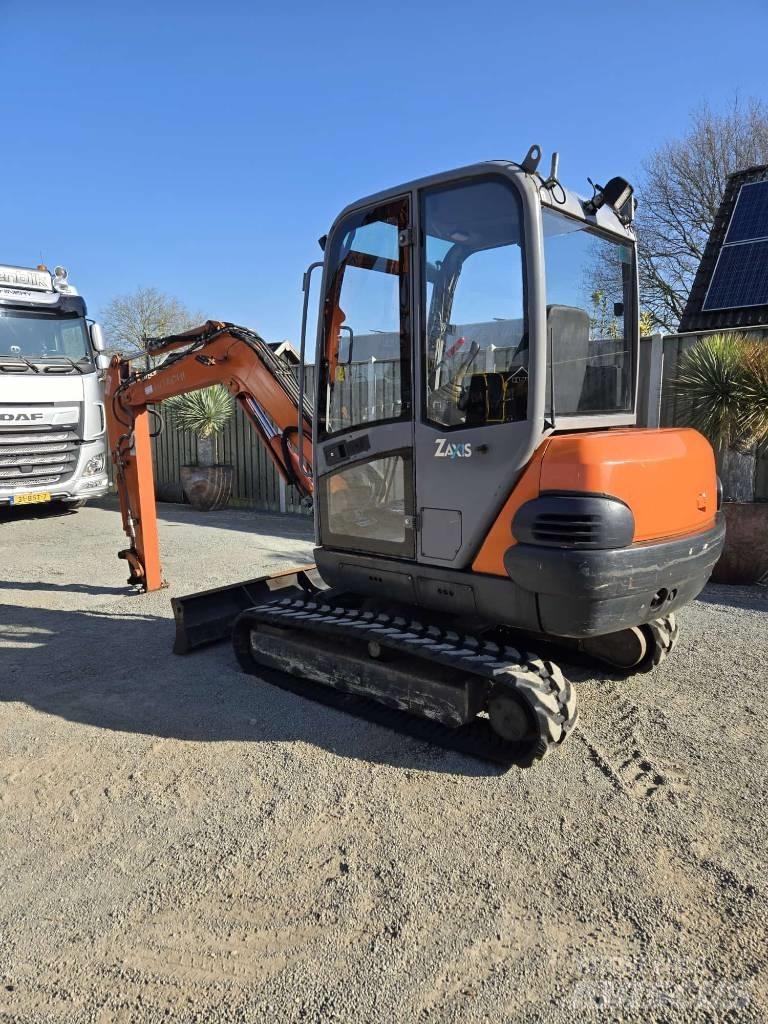 Hitachi ZX 30 Minigrävare < 7t