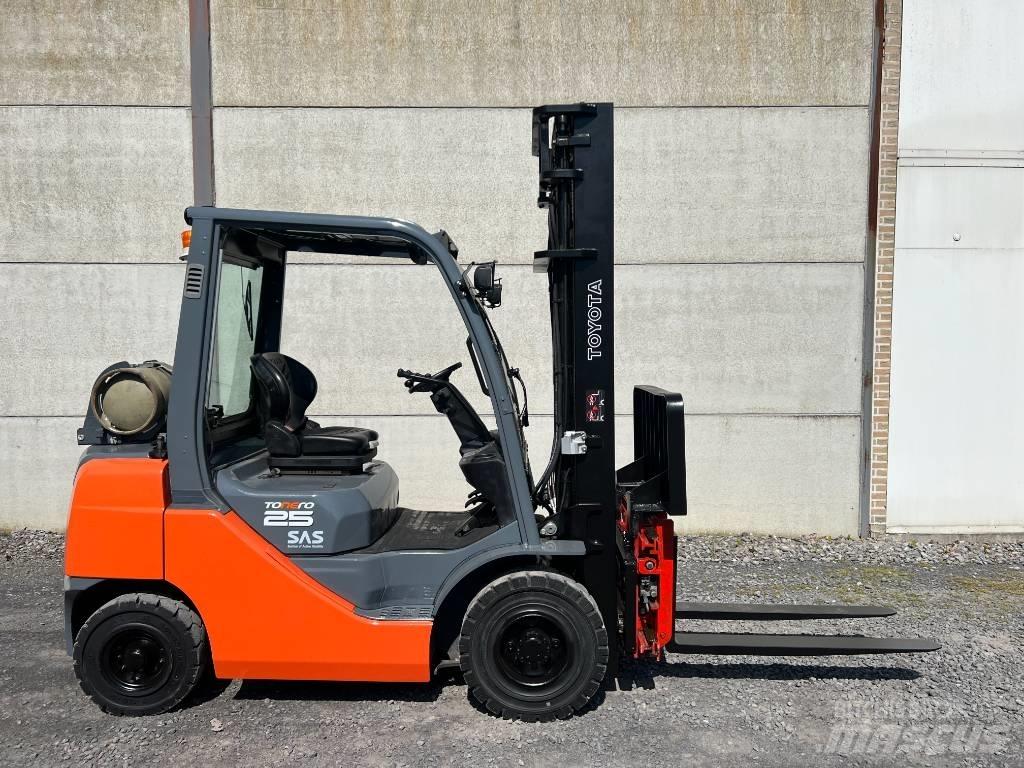 Toyota 02-8FGF25 Gasolmotviktstruckar
