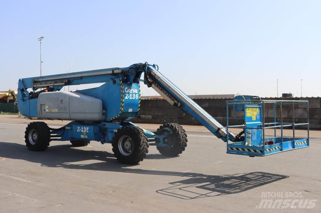Genie Z135 Bomliftar