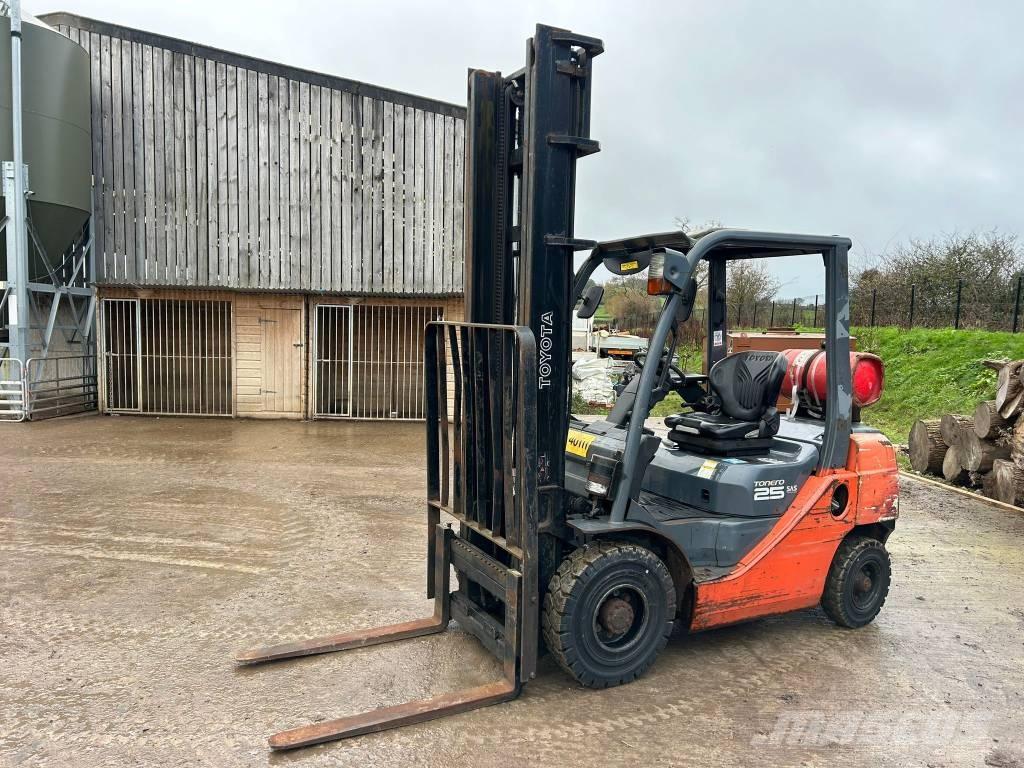 Toyota Tonero Gasolmotviktstruckar