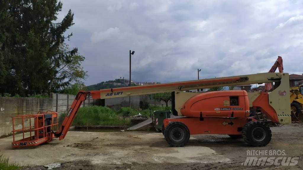 JLG 800 AJ Bomliftar