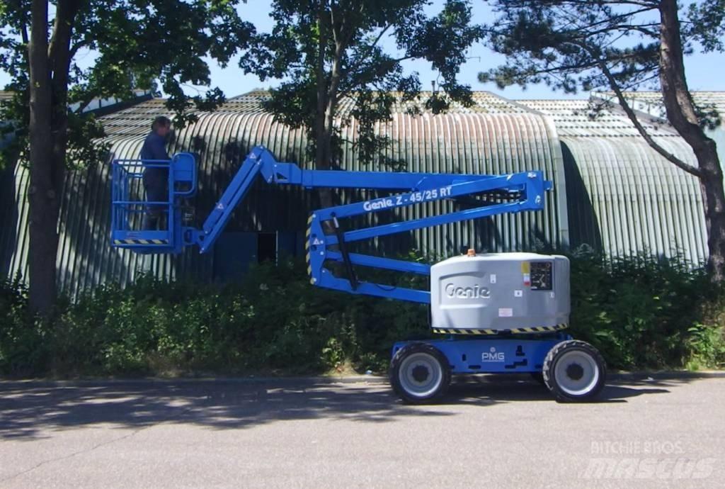 Genie Z45/25JRT Bomliftar