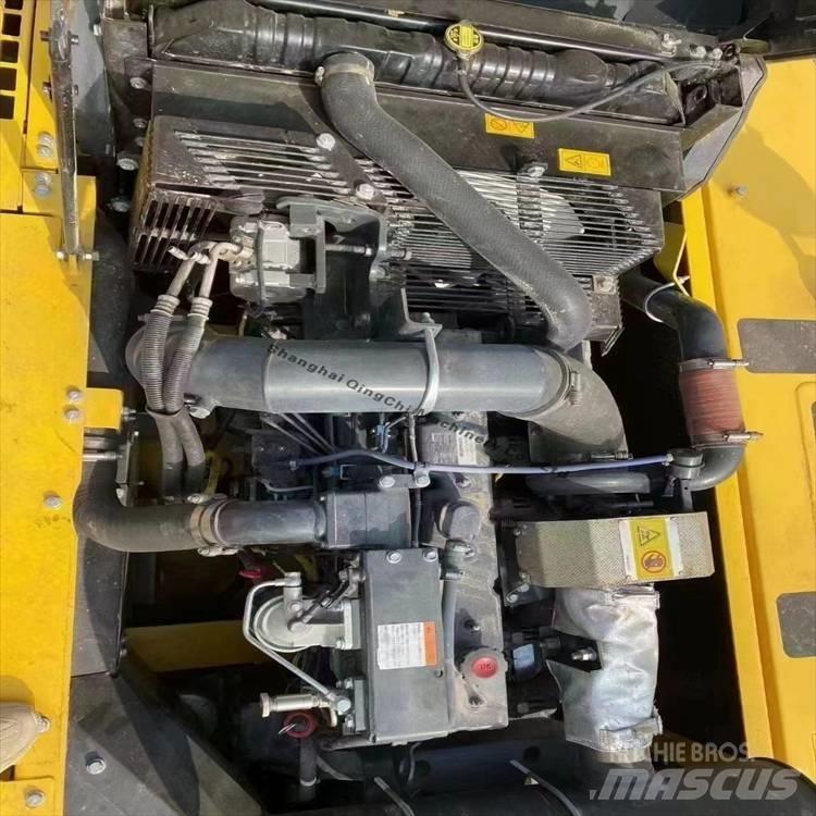 Komatsu 350 Bandgrävare