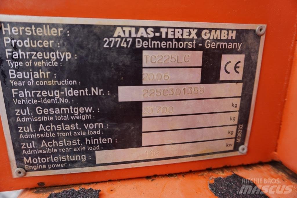 Terex TC225 LC Bandgrävare