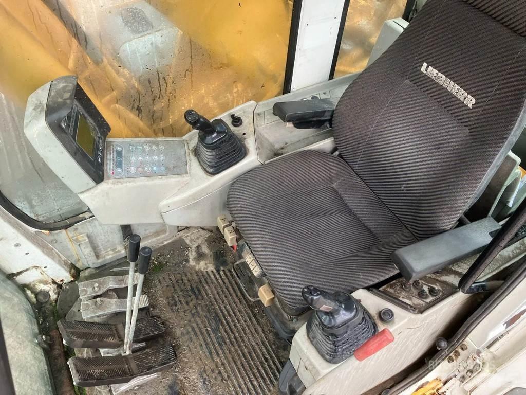 Liebherr 924 Bandgrävare