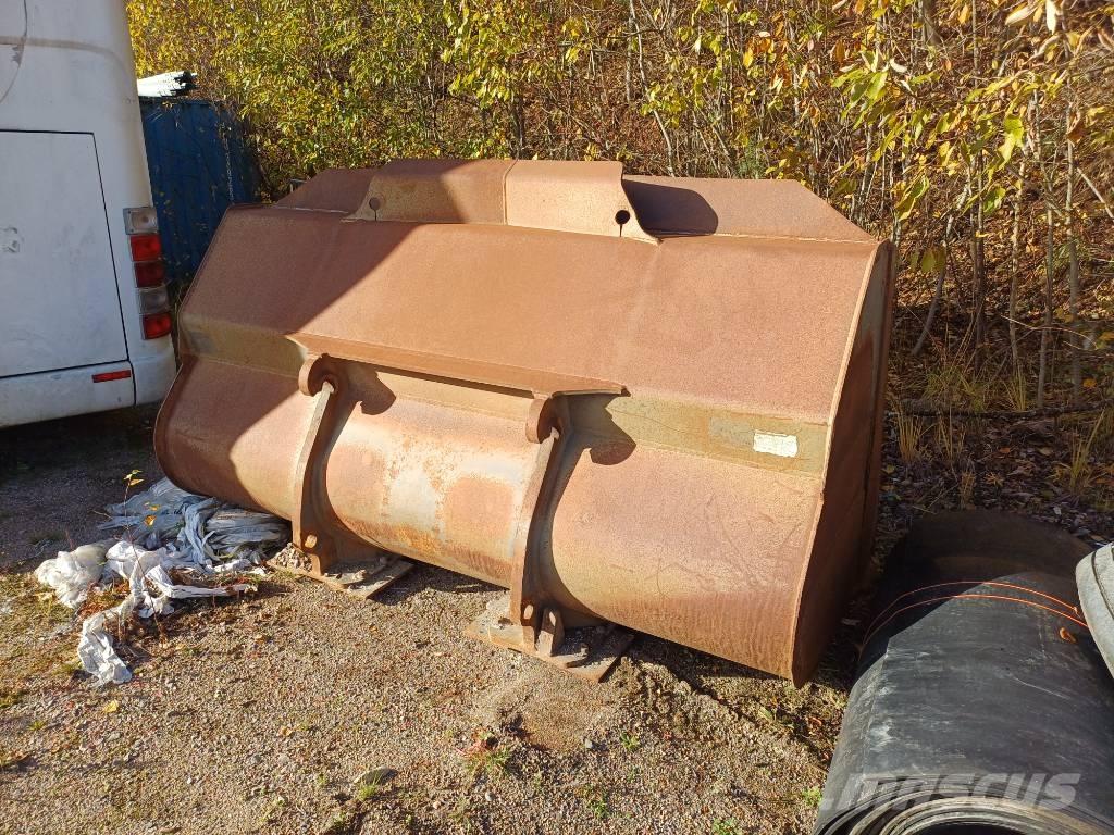 Volvo 120 Kauha Skopor