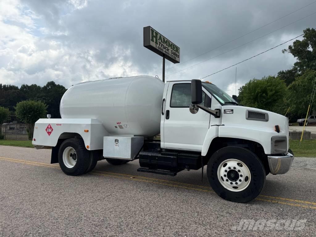 GMC C7500 Tankbilar