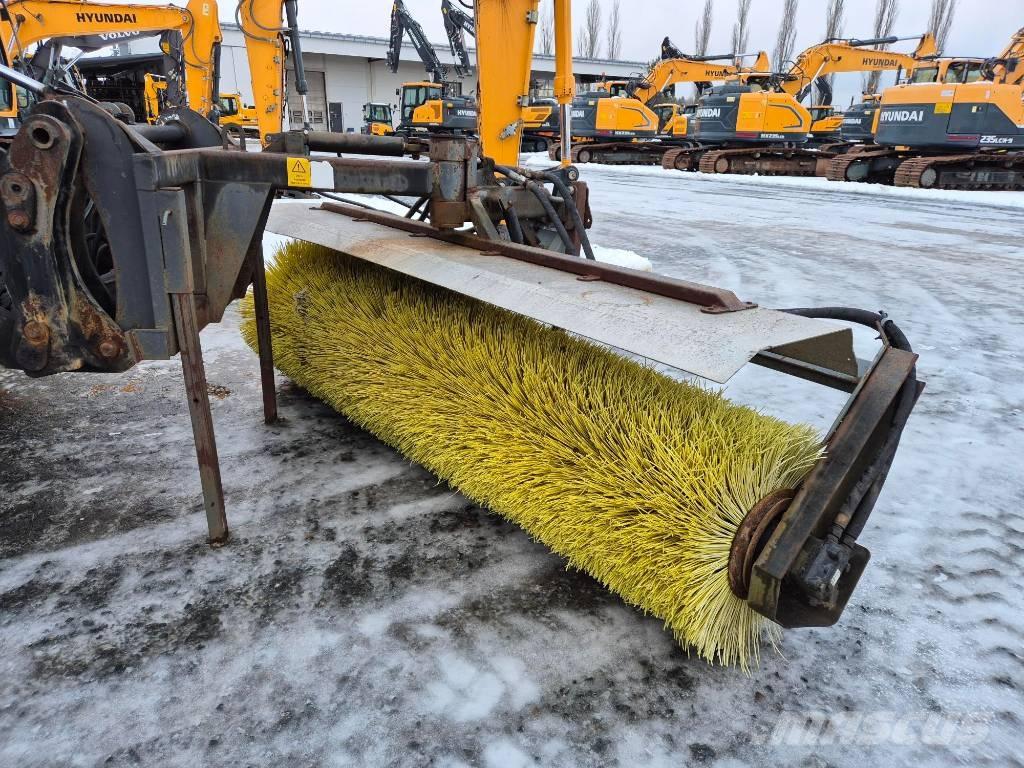 Salo 300 Avoharja Borstar & borstskopor