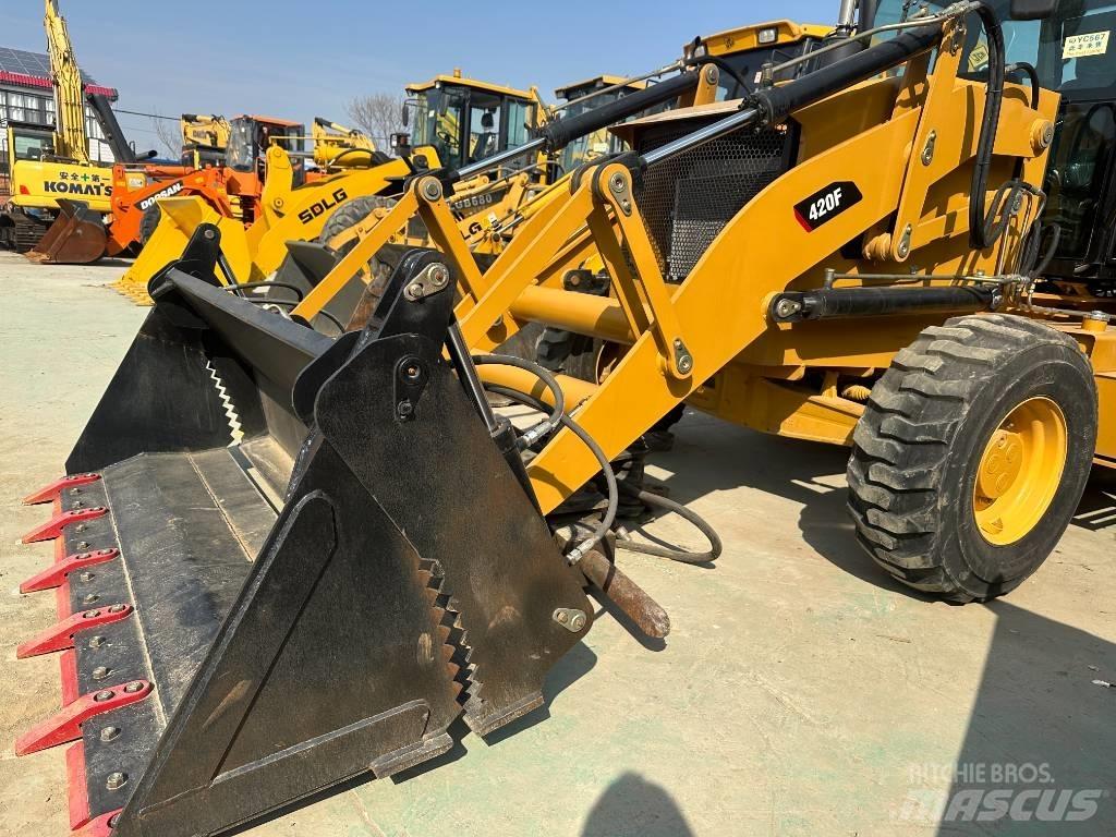 CAT 420 F ST Grävlastare